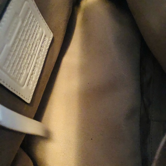 White leather, Authentic Coach bag. Excellent pre-owned condition. - Picture 5 of 6